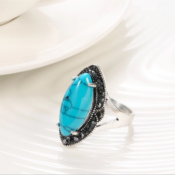 VINTAGE Women’s RING - Picture 4 of 9